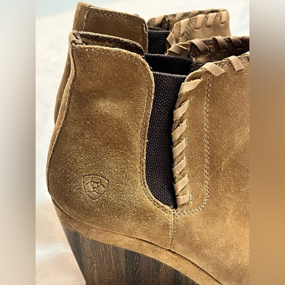 Ariat Women's Tan Brown Leather Wedge Ankle Boots Size 9.5 - Picture 2 of 14